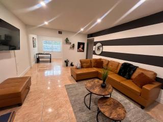 Cozy Miami Home Next to Beach & Aventura Mall - 6