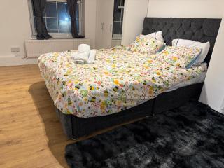 Central London 2BR Flat Ideal for Work & Family - 4