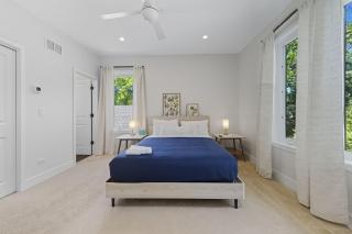 Bright Modern 3Bed 2,5Bath Evanston Home withParking home - 9