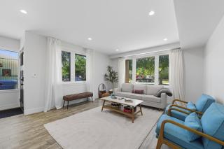 Bright Modern 3Bed 2,5Bath Evanston Home withParking home - 0
