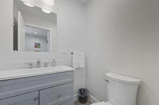 Bright Modern 3Bed 2,5Bath Evanston Home withParking home - 2