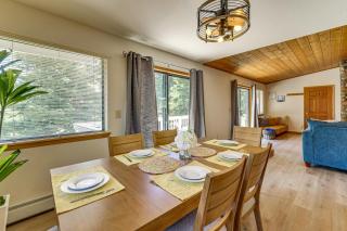 3 Mi to Lake Tahoe Forest-View Sanctuary with Deck! - 4