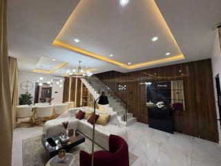 RGS Luxury Residence - 5