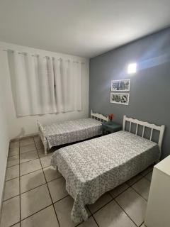 Apartamentos Grandes - 3 quartos com suíte - 4