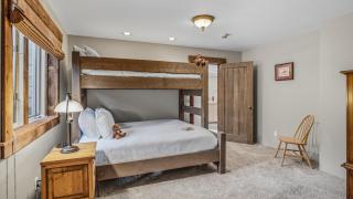 Alpenglow Peaks Lodge - 8