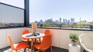 Sleeps 24 Game Rooms Murals Balconies Soundcheck Vinyl House by AvantStay - 8