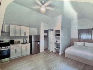 Wainscott Woods Retreat - 0