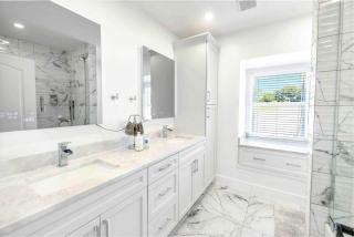 Modern Pool Estate, Beach, Downtown - seasonal - 4