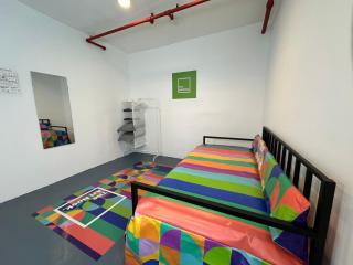 The Art Nook Creative Hostel Room in the Heart of Hollywood Los Angeles - 5