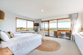 Absolute Beachfront Views - Bohemian Charm - 3