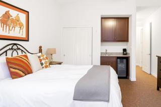 La Quinta Studio Suite, Fp, Views, Patio - 9