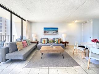 Ocean View with King Bed, Parking, & Walk to Beach - 9