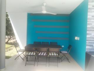 Look at the Carmen de Apicalá house with air conditioning - 8