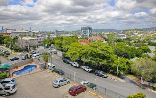 Hampton Court Apartments - 2