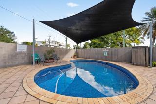 Hampton Court Apartments - 8