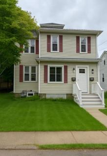 Cozy 3BR Apt in Quincy, Beach and Free Parking - 2