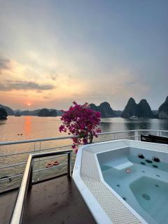 Skyway Cruise Cat Ba - 2
