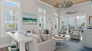 Gulf-View Retreat w Rooftop Deck, Private Pool Villa Anesi by AvantStay - 4