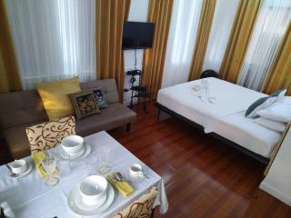 Makati Riverside Inn - 9