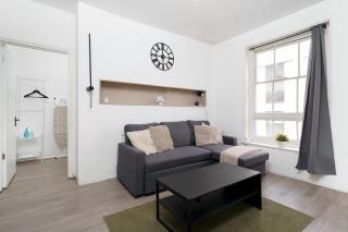 City Chic Stay 2BR Apt Old Street - 4