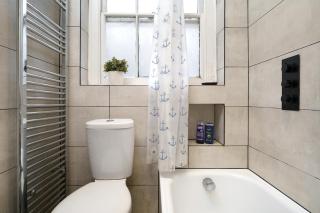 City Chic Stay 2BR Apt Old Street - 3
