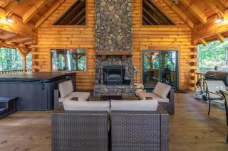 Cheerful Cabin Nestled in Serene Wooded Ravine - 9