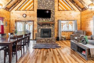 Cheerful Cabin Nestled in Serene Wooded Ravine - 6