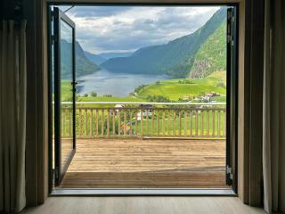Renovated Cabin With Views Over Breimsvatnet - 7
