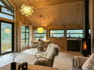 Renovated Cabin With Views Over Breimsvatnet - 4