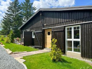 Charming Hideaway With Garden Sauna - 9