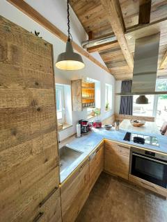 Charming Hideaway With Garden Sauna - 7