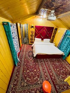 houseboat star ruby snow view - 2