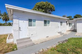 Miami Shores Stay | Stylish Apt Minutes to Ocean - 8