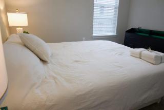 Peaceful 1BR Close to Nature Trails & Shopping - 4