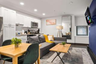 CozySuites Stunning 1BR in Downtown Pitts #2 - 0