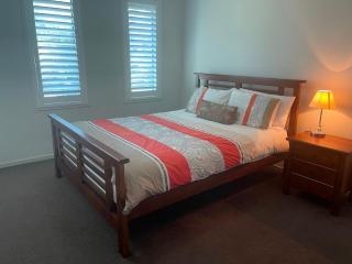 Sunkissed Manor - Swimming Pool - 3 Mins to Beach - 3