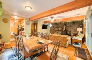 1mi to Lake Wallenpaupack | Firepit | Pet Friendly - 8