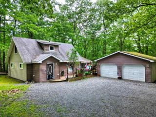 1mi to Lake Wallenpaupack | Firepit | Pet Friendly - 6