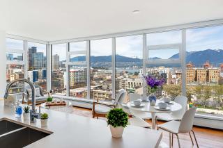 Vancouver Escape Elegant 2BR Apartment in Trendy Area - 0