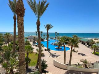 Tranquil Beachfront Condo 2BR Family Retreat - 7