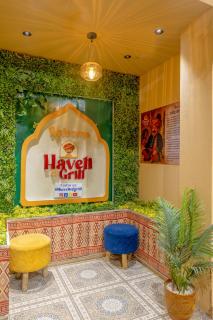 Honeyveils Palace Hotel - Behind Indian Expo Mart - 9