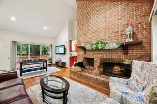 DC Luxury Retreat in Forest Spacious Full of Fun - 3