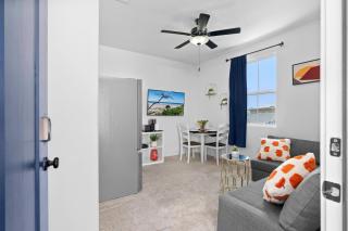 Luxury 1BR Suite Bakersfield California - 9