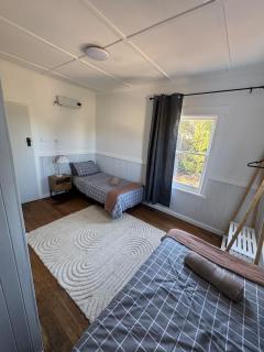 Swansea Coastal Retreat Near Sea & IGA - 4