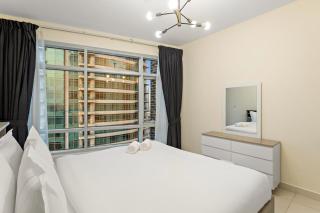FIRST CLASS 1BR Central Dubai Luxury Living - 2