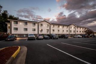 Super 8 by Wyndham Dumfries/Quantico - 2