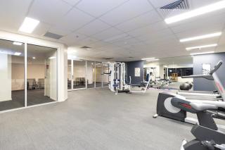 Central Emporium Hotel-Style 1BR with King Bed - 4