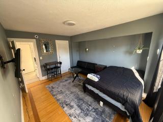 Private Room in East Hollywood - 8