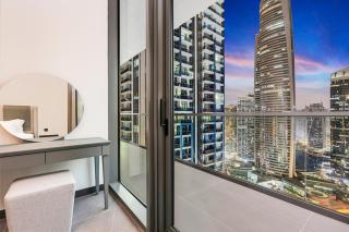 FIRST CLASS 3BR Elegant Comfort , Lake Views - 8
