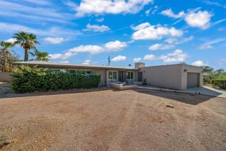Spacious 5-Bedroom Home with Pool & RV Parking - 9